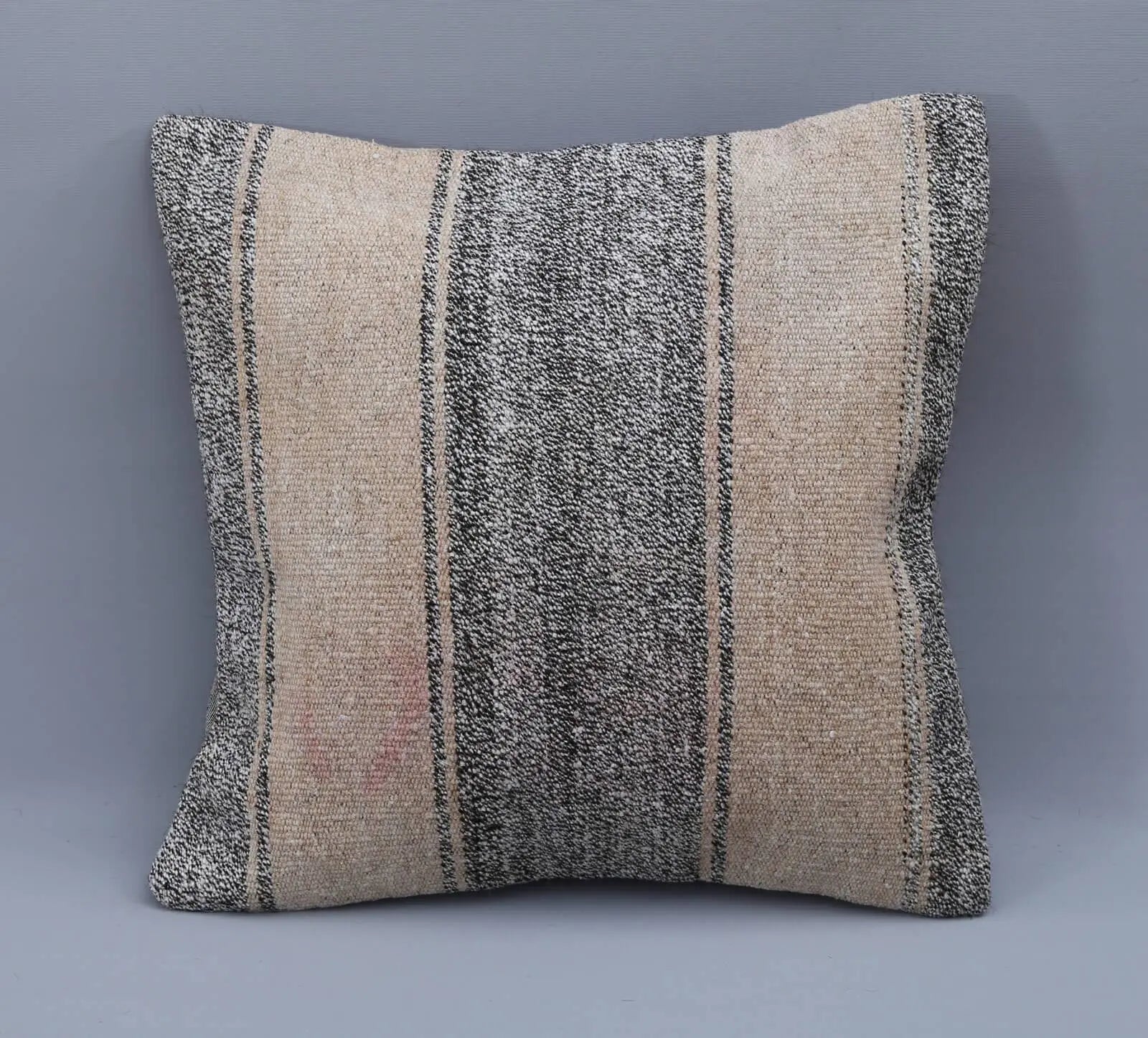 RC 27159 1 BEIGE PILLOWS